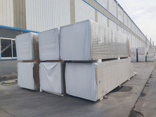 Genişliği 930-1130mm olan Yüksek Performanslı Soğuk Oda PU Paneli Su geçirmez