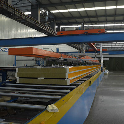 Nem geçirmez Dört Çukurlu Düşük Bakımlı Metal Panel Ses geçirmez Isı geçirmez Perde Duvarı Tasarımı