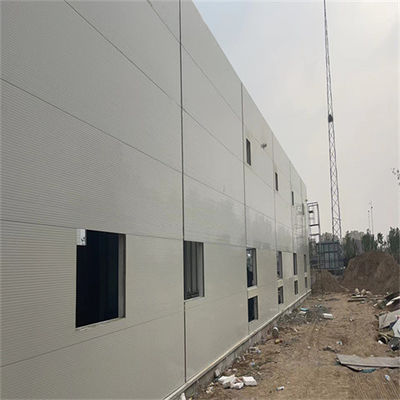 Özelleştirilebilir pürüzsüz yüzeyli son derece modern metal panel