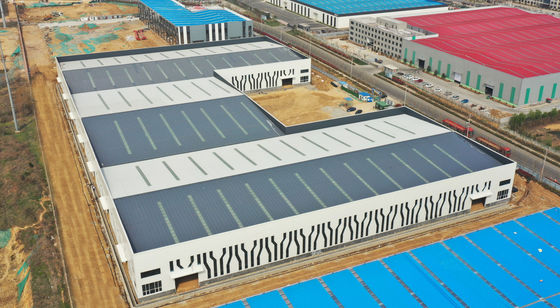 Çatı ve İnşaat için Hava Geçirmezlik/Su Geçirmezlik ve Isı Yalıtımı Özellikli Yüksek Mukavemetli PU Sandviç Panel