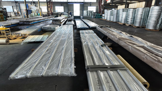 Çok yönlü uygulamalar için yüksek dayanıklılıklı yangına dayanıklı basınçlı metal duvar panelleri