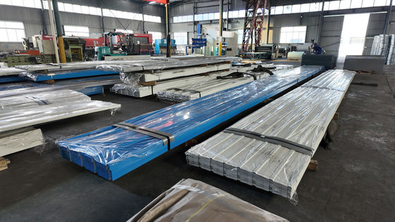 Yüksek yüzey esnekliği, kolay kurulum süreci için basılmış metal paneller