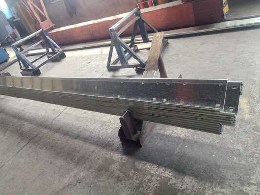 Sıcak Daldırma Galvanizli Metal Bina Aşıkları, 195/235/355 Çelik Tipinde Dayanıklı Yapısal Destek İçin C/Z Şekilli
