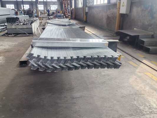 Özel Uzunluklı Hot Dip Galvanize Metal Bina Purlin Ticari Çelik Çerçeve Binalar için C / Z Şeklinde