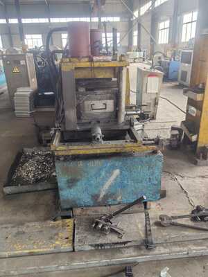 Üstün Dayanıklılık İçin Özelleştirilebilir Uzunluk ve 40-275g Çinko Kaplamalı Sıcak Daldırma Galvanizli Metal Bina Aşıkları