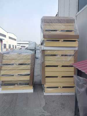 Endüstriyel Binalar İçin Üstün Ses ve Termal Yalıtımlı Korozyona Dayanıklı PIR Çatı Panelleri