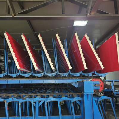 Dekoratif pu sandviç yanmaz çatı panelleri Dış metal çatı kaplama panelleri Büyük duvar sandviç panelleri